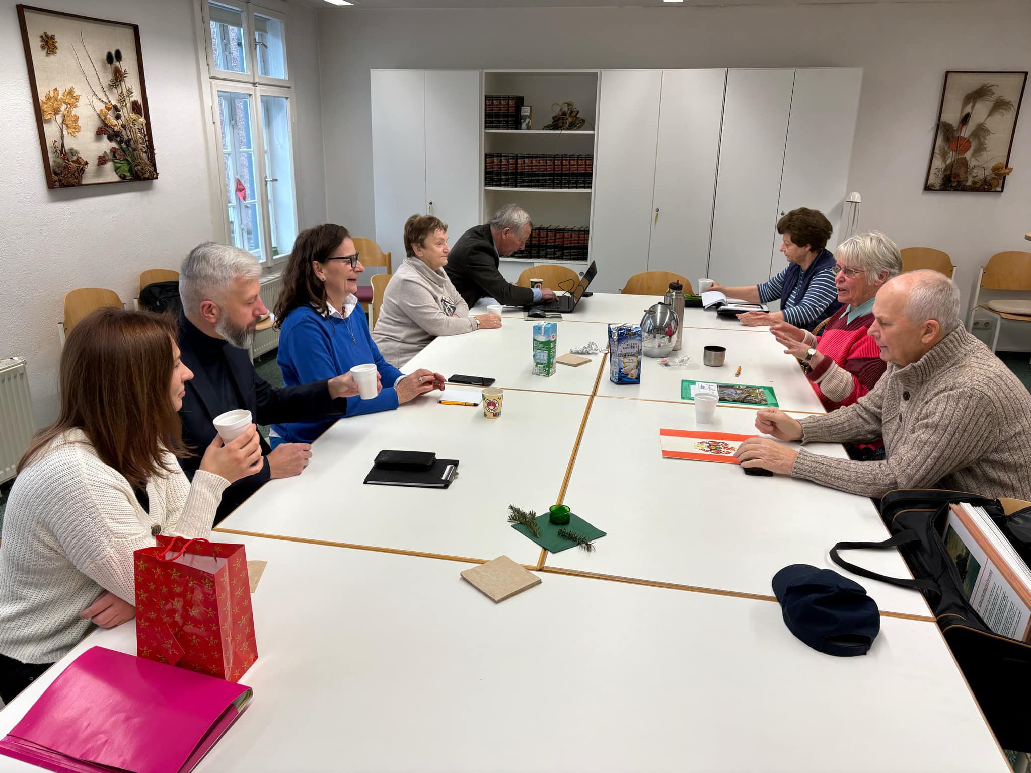 Dziś przedstawiciele naszej Fundacji na spotkaniu w Pasewalku w przepięknej bibliotece rozmawiali o dalszych działaniach projektowych ,,Domy z duszą”.